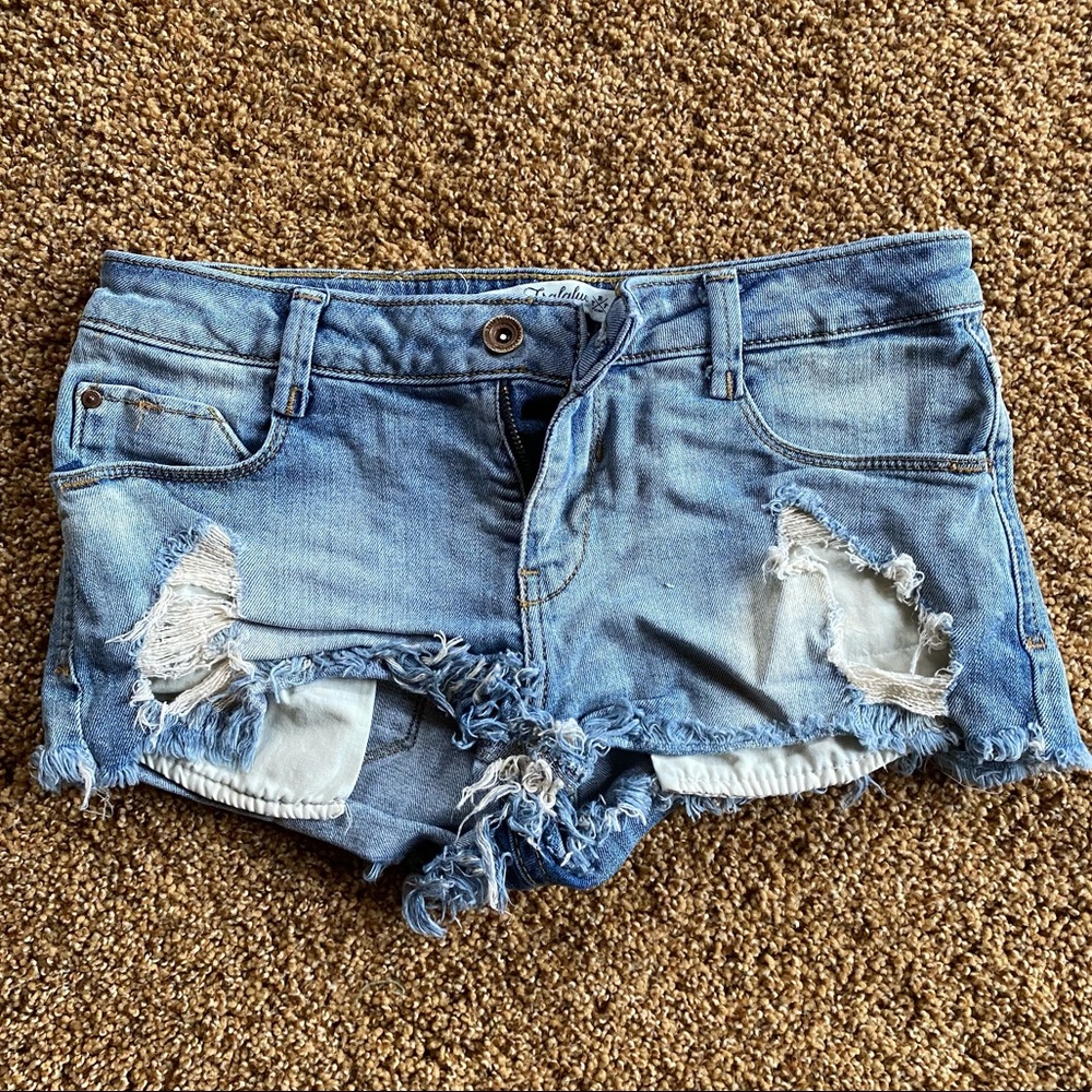 💖2 for $20 - Ripped Shorts, Trafaluc